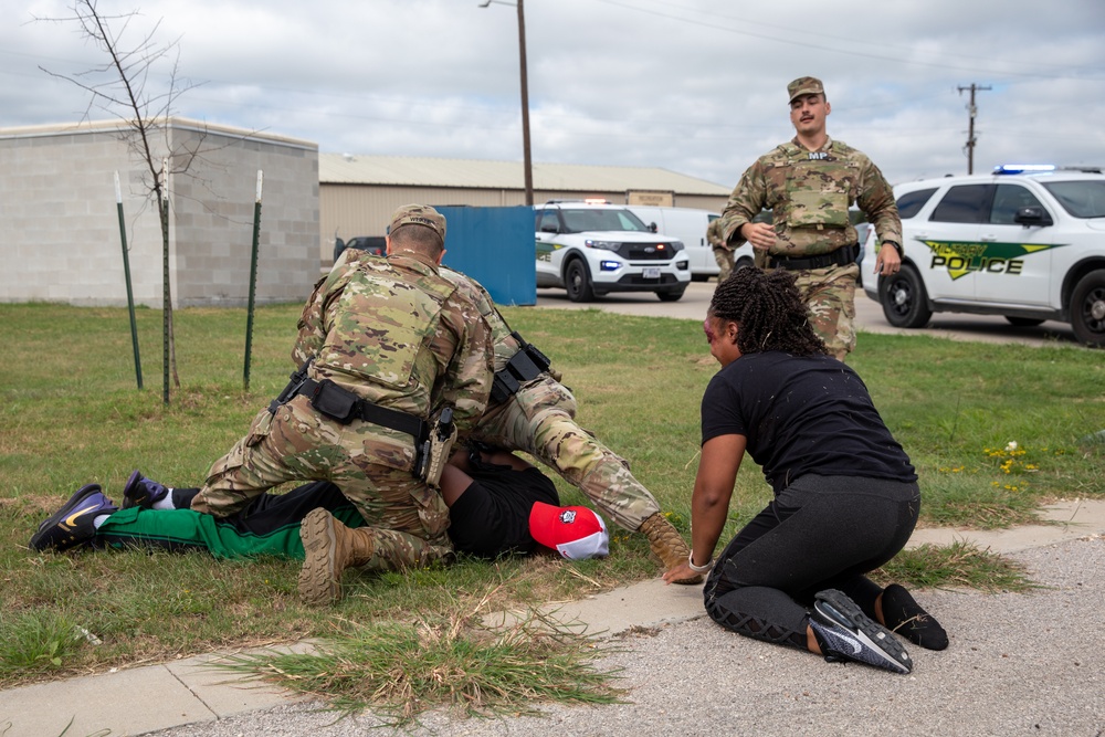 863rd Military Police Company Respond to a Domestic Violence Training Scenario