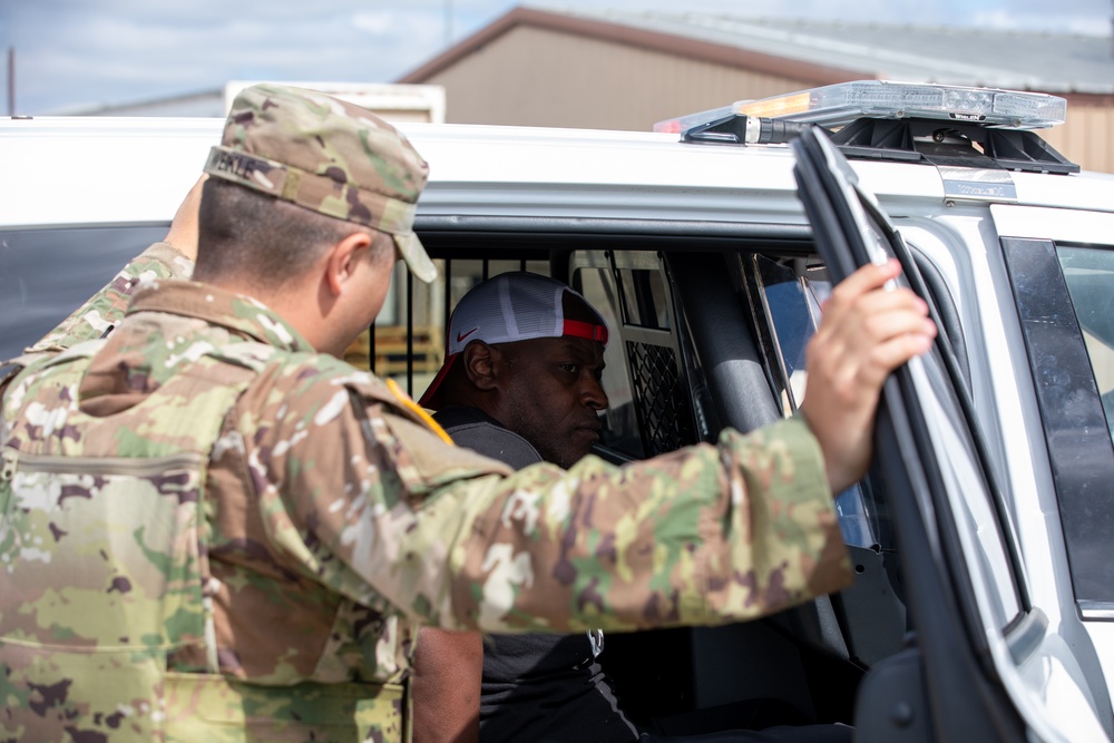 863rd Military Police Company Respond to a Domestic Violence Training Scenario