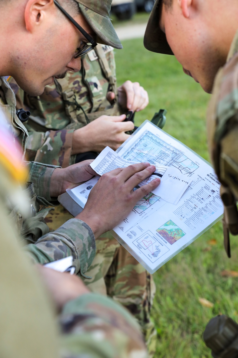 3-126 Infantry Practices Land Navigation