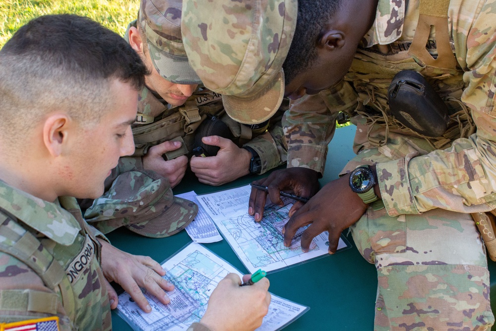 3-126 Infantry Practices Land Navigation