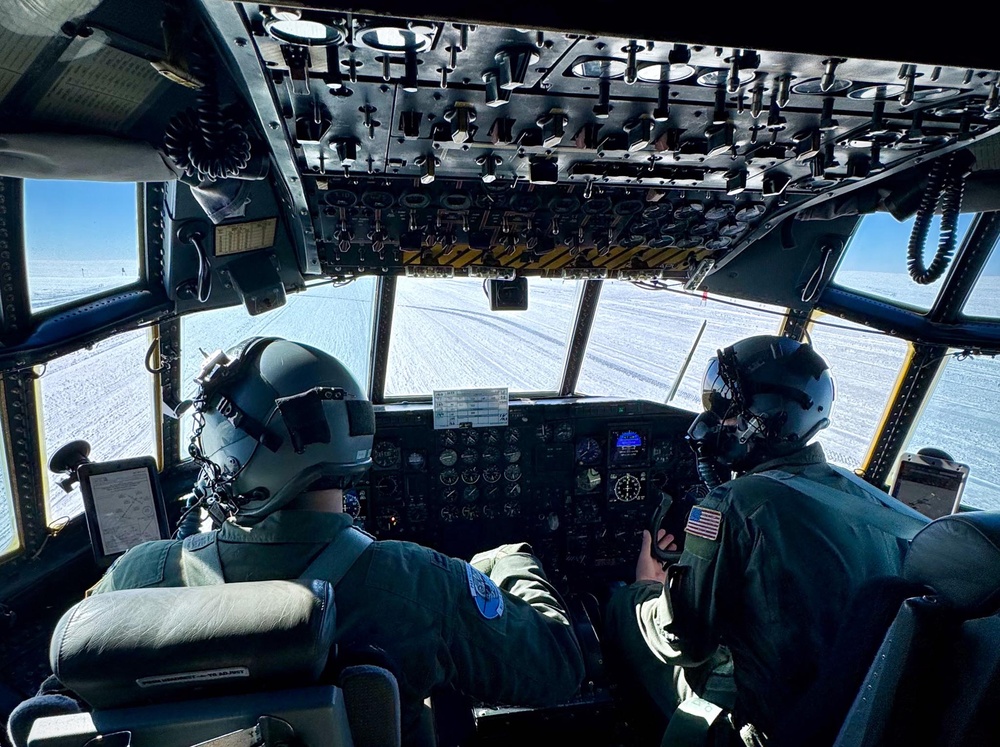 Flight Deck of LC-130 Hercules Flight Deck of LC-130 Hercules
