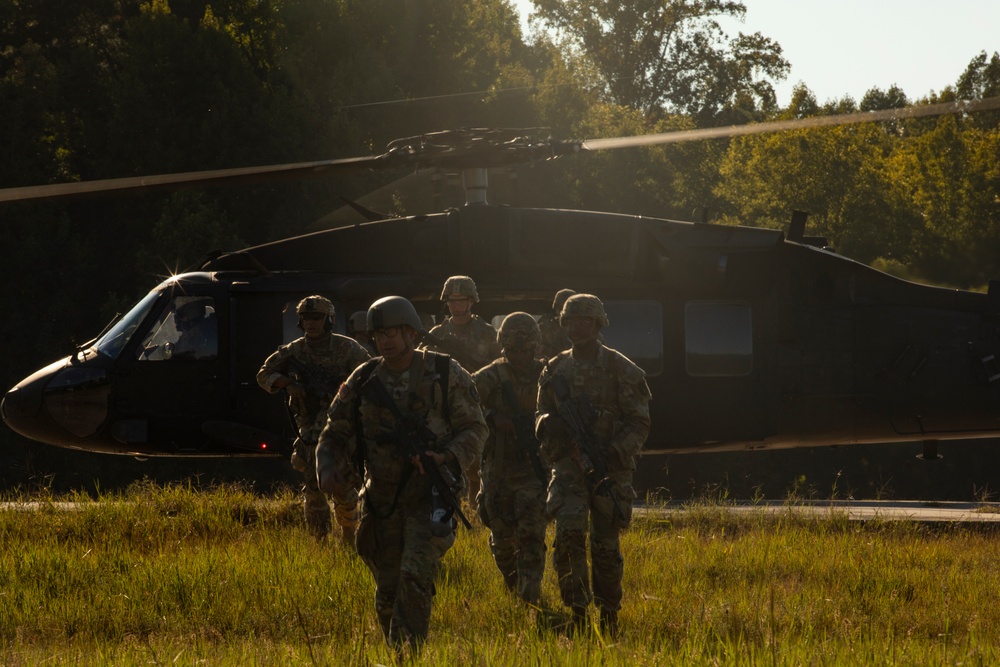 The Army Aviation Brigade Transports Old Guard Soldiers During Exercise Ambitious Guardian 2024