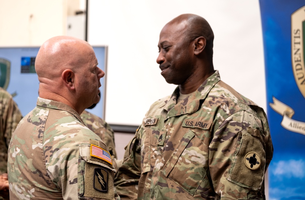 Mississippi Adjutant General visits deployed 3-star NATO element