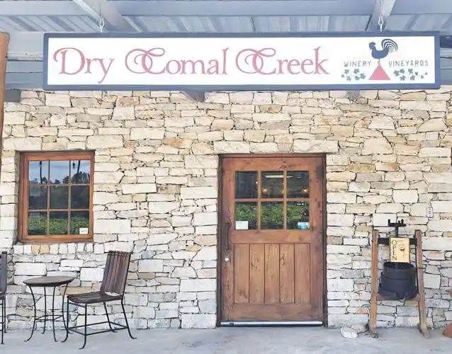 Dry Comal Creek Vineyards provides perfect combo of tunes, tastes