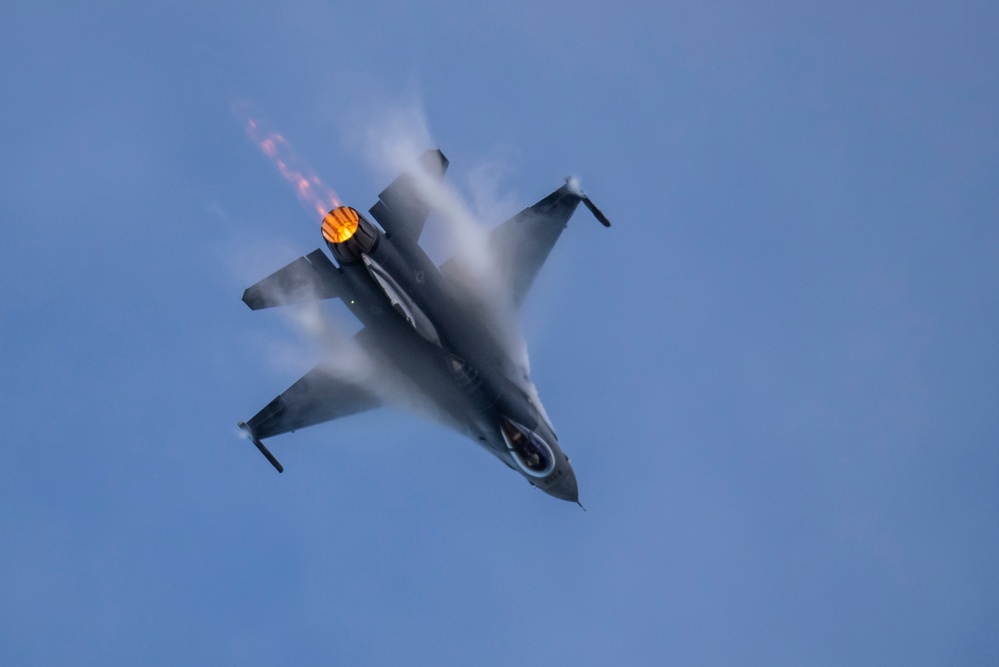 PACAF F-16 Demo Team participates in Arctic Thunder Open House