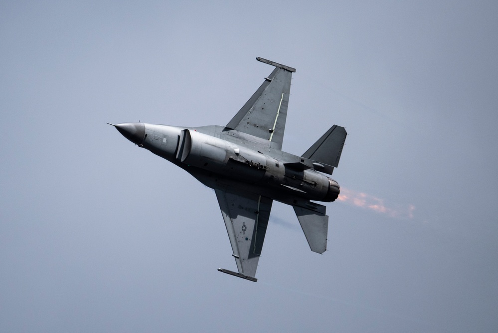 PACAF F-16 Demo Team participates in Arctic Thunder Open House