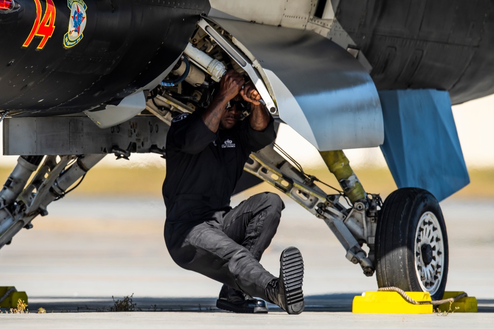 PACAF F-16 Demo Team participates in Arctic Thunder Open House
