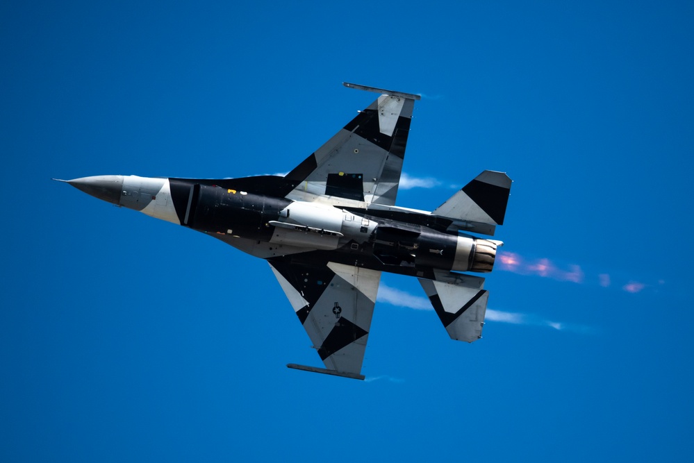 PACAF F-16 Demo Team participates in Arctic Thunder Open House