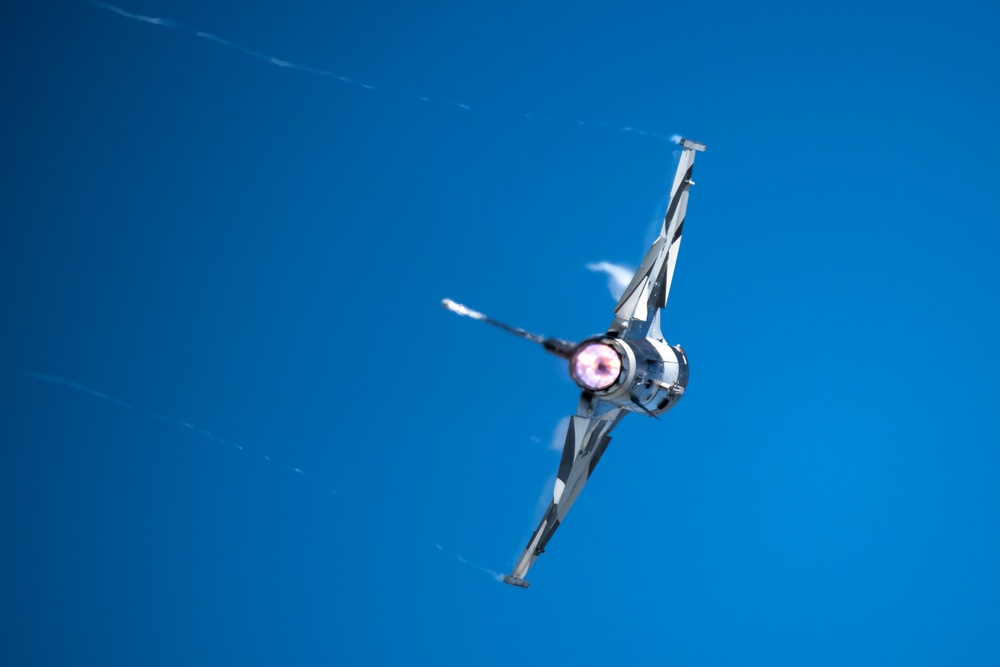 PACAF F-16 Demo Team participates in Arctic Thunder Open House