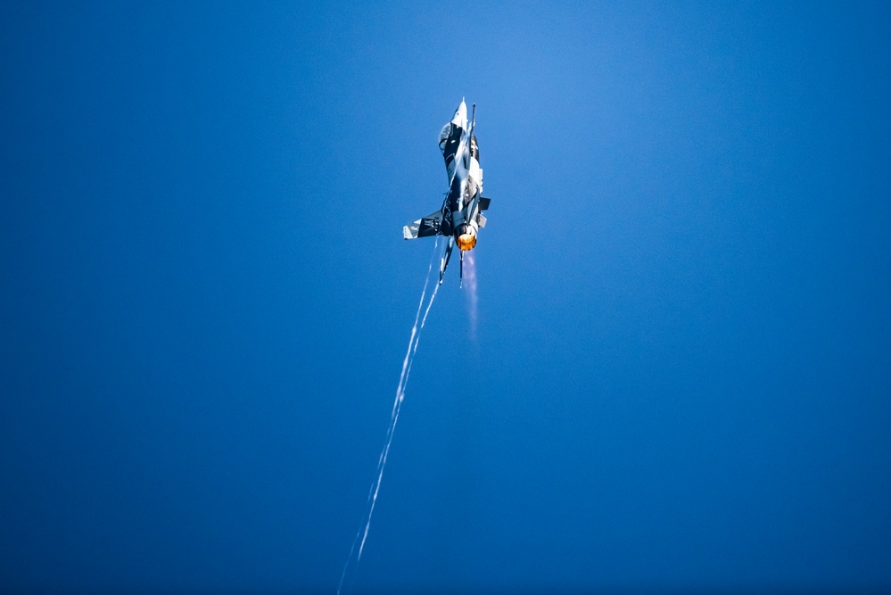 PACAF F-16 Demo Team participates in Arctic Thunder Open House