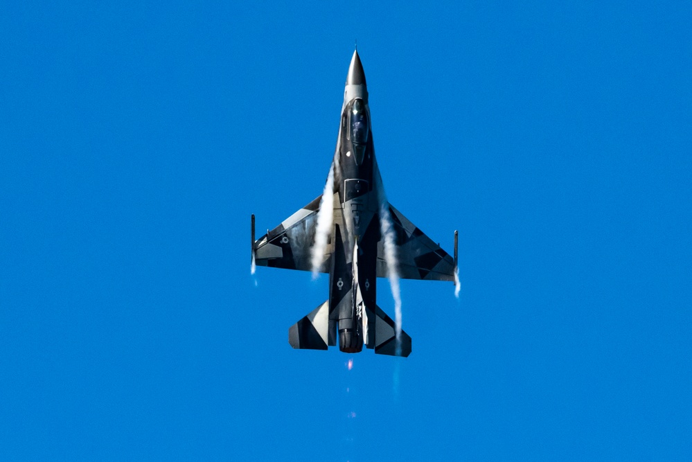 PACAF F-16 Demo Team participates in Arctic Thunder Open House