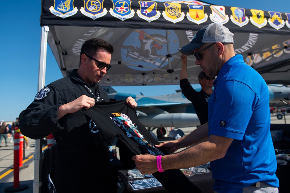 PACAF F-16 Demo Team participates in Arctic Thunder Open House