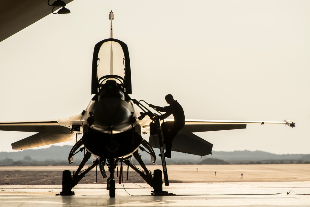 U.S. Air Force aircraft arrive for first Egypt International Airshow