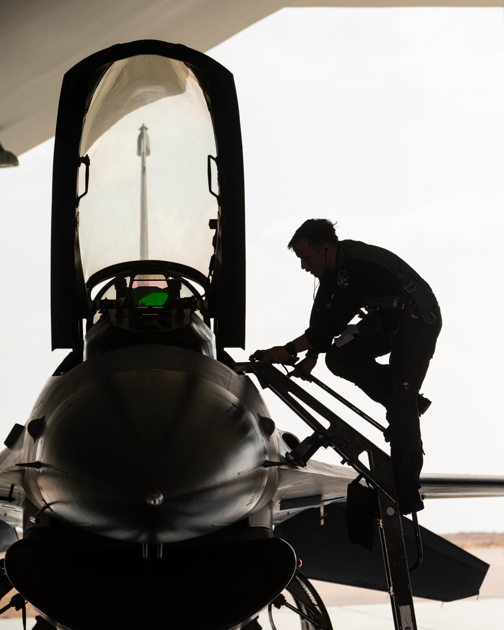 U.S. Air Force aircraft arrive for first Egypt International Airshow