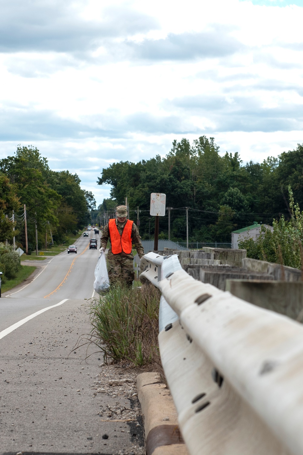 180FW Airmen Participate in Adopt-a-Road