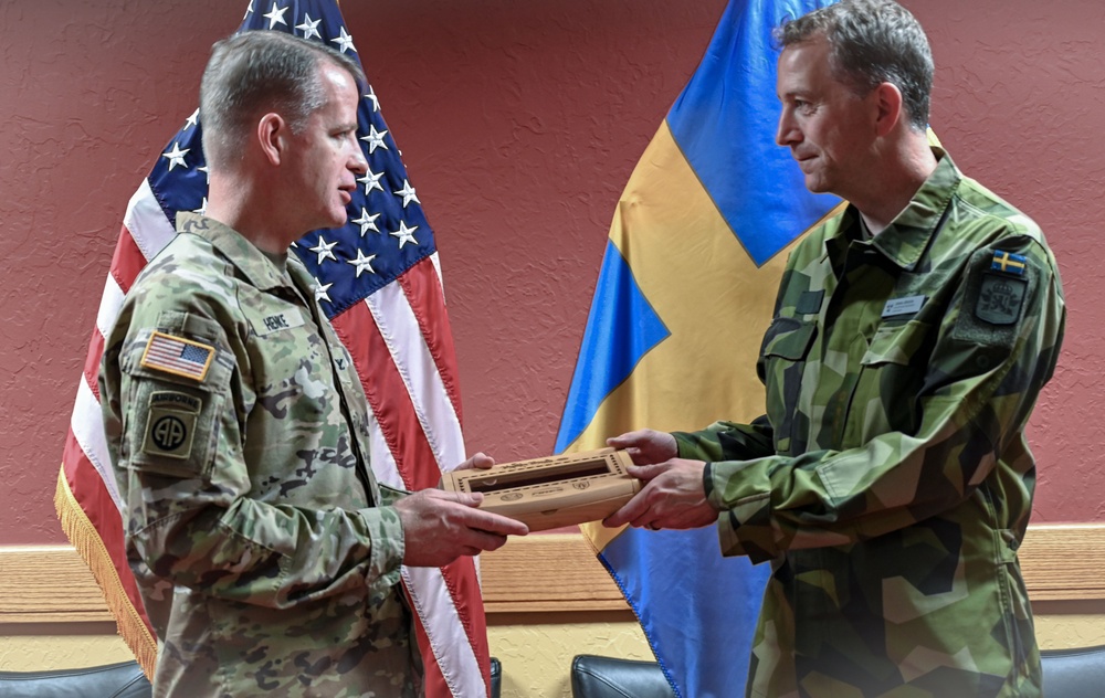 Swedish ADA Regimental Commander and CSM Visit ADA Commandant and CSM