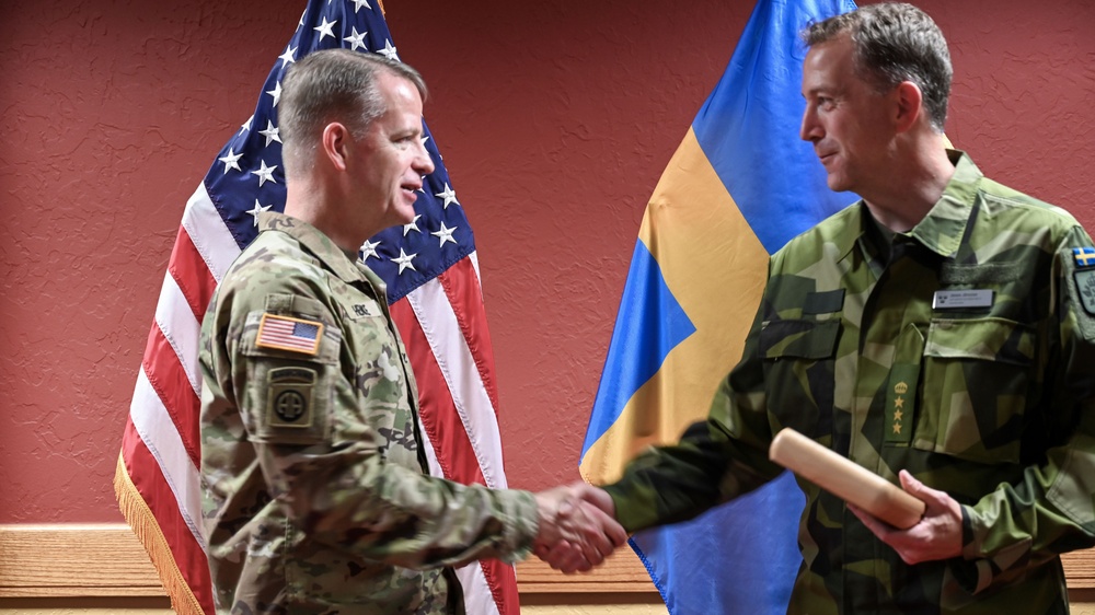 Swedish ADA Regimental Commander and CSM Visit ADA Commandant and CSM