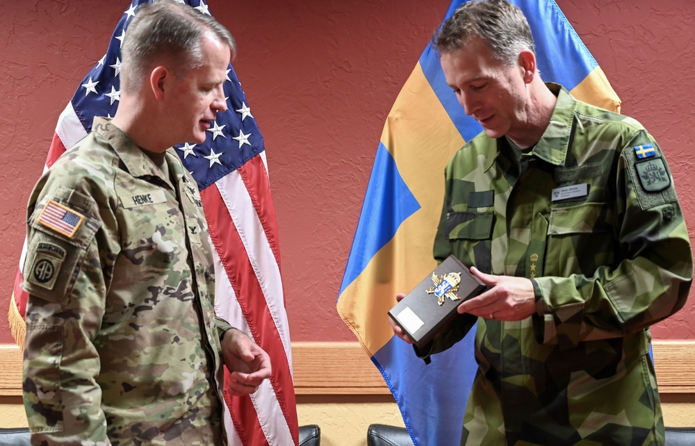 Swedish ADA Regimental Commander and CSM Visit ADA Commandant and CSM