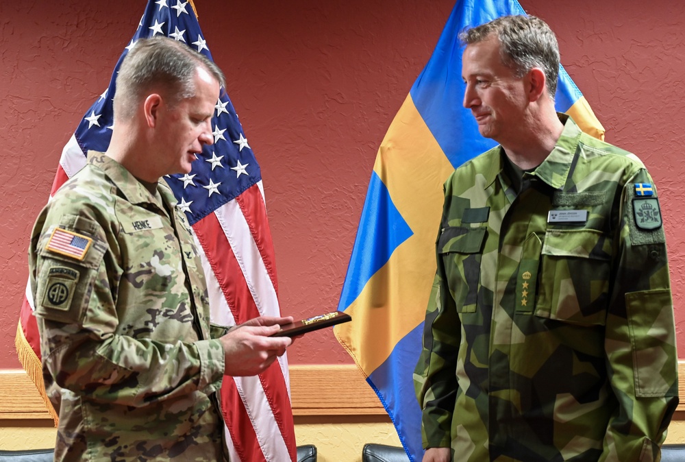 Swedish ADA Regimental Commander and CSM Visit ADA Commandant and CSM