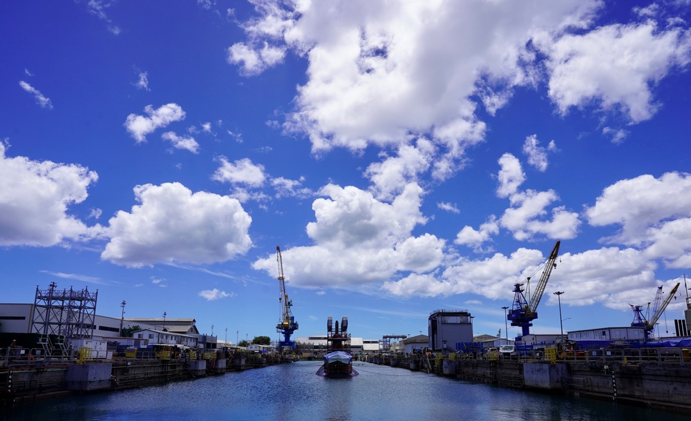 USS North Carolina (SSN 777) Enters Dry Dock