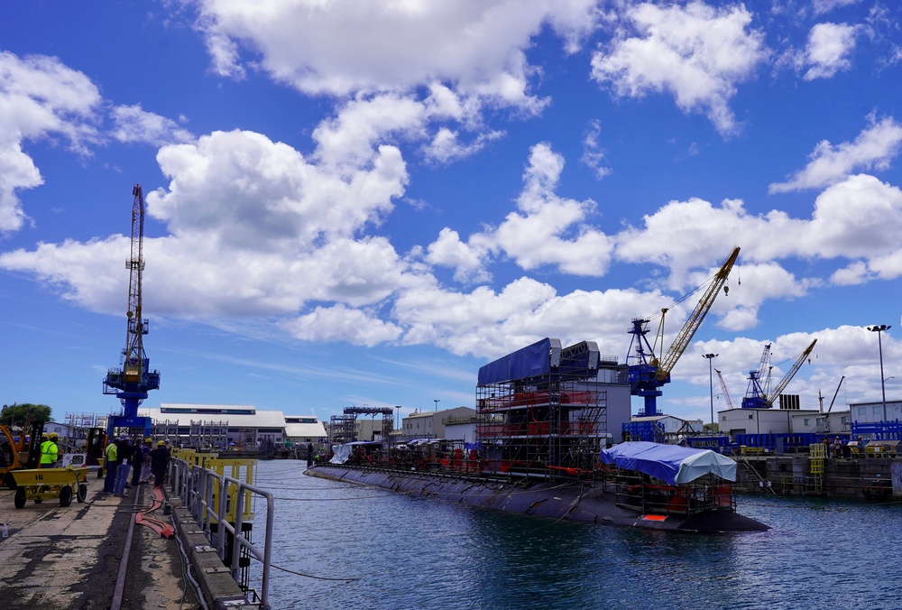 USS North Carolina (SSN 777) Enters Dry Dock