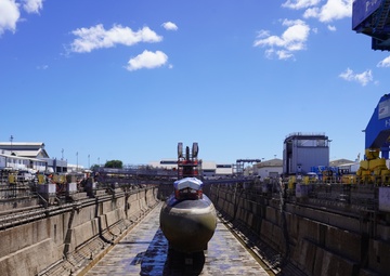 USS North Carolina (SSN 777) Enters Dry Dock