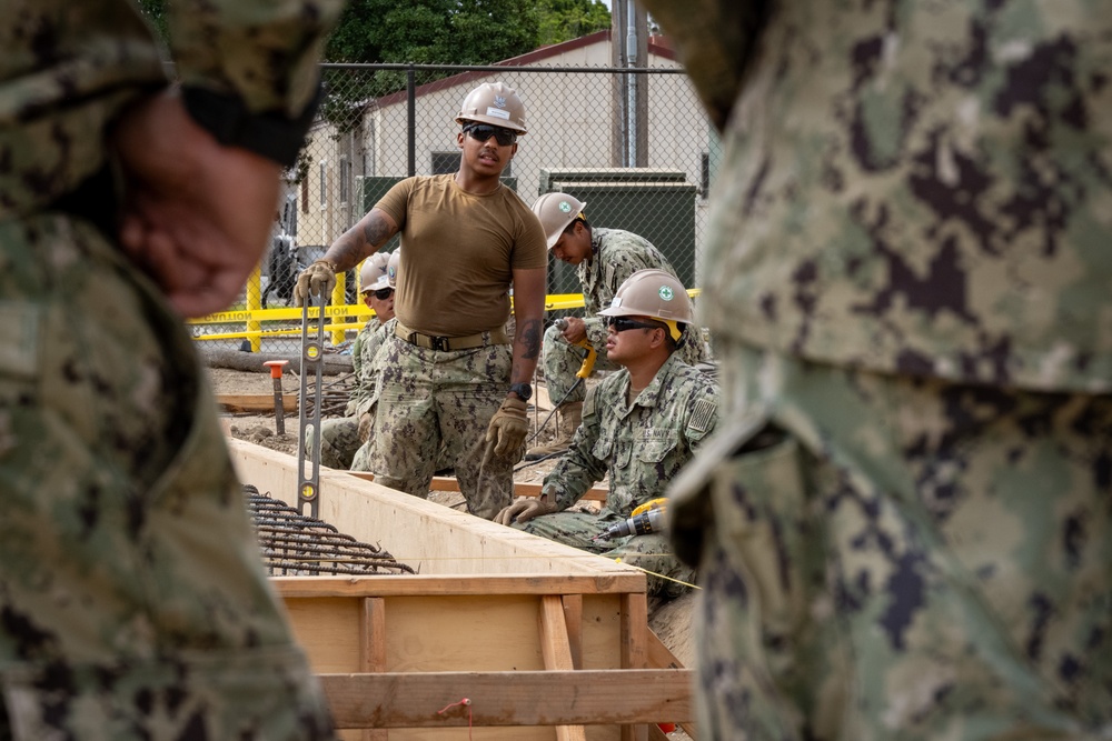 3rd Fleet Master Chief visits NMCB-3