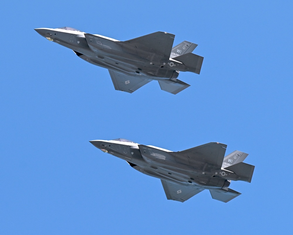 Wisconsin F-35s participate in 2023 EAA AirVenture