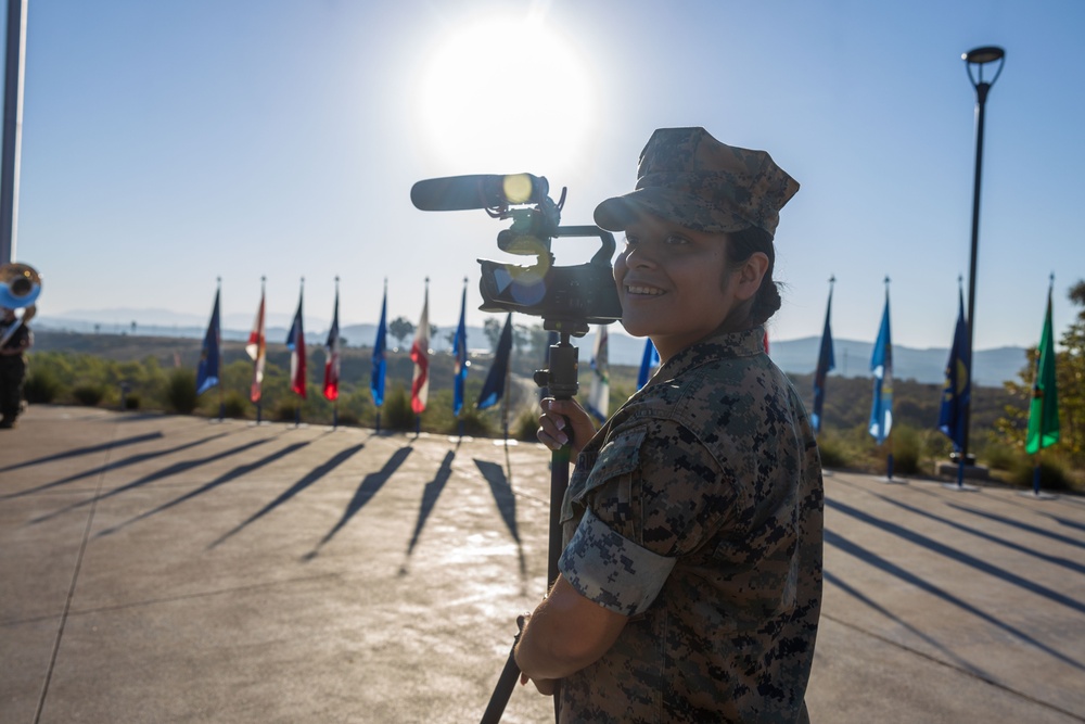 1st Marine Division leaders recognize Marines, Sailors during morning colors ceremony
