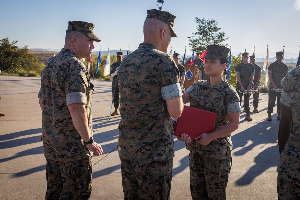1st Marine Division leaders recognize Marines, Sailors during morning colors ceremony