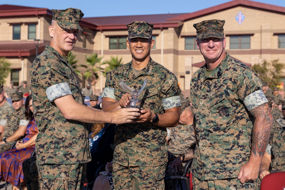 1st Marine Division leaders recognize Marines, Sailors during morning colors ceremony