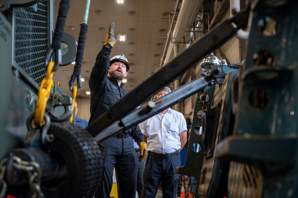 Winter is coming: 35th LRS vehicle recovery training