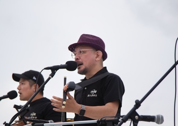 Aim High! Service Members Practice Eisa / 目標は高く！ エイサー楽しむ在沖米軍関係者