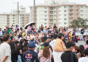 Aim High! Service Members Practice Eisa / 目標は高く！ エイサー楽しむ在沖米軍関係者