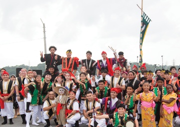 Aim High! Service Members Practice Eisa / 目標は高く！ エイサー楽しむ在沖米軍関係者