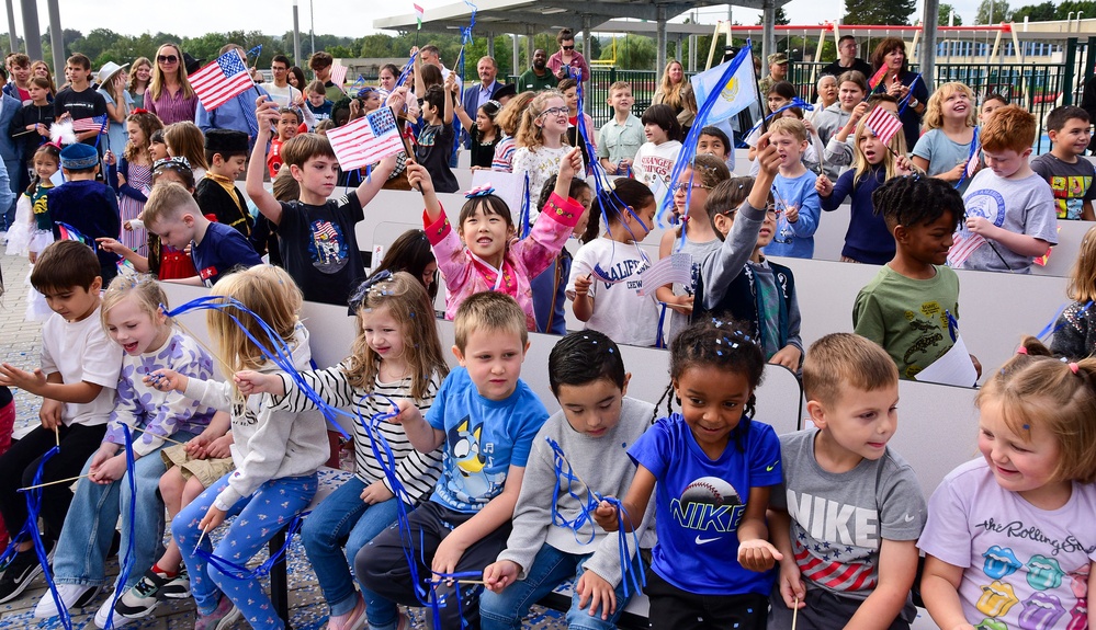 Benelux celebrates opening of new Brussels Unit School