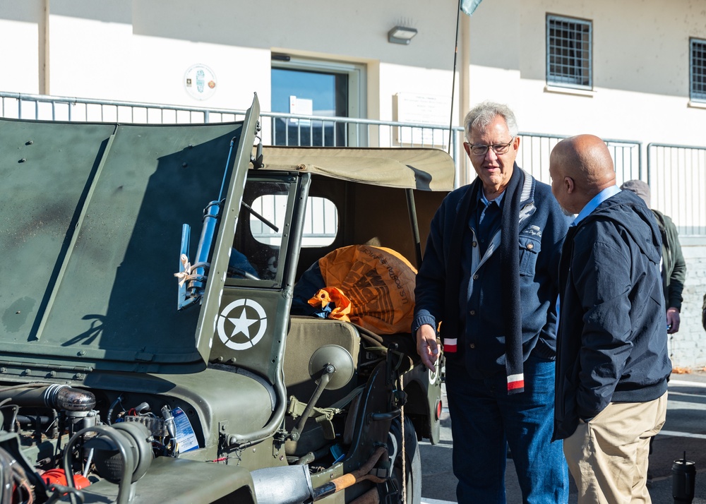 Historian donates more to Postal Service Center in honor of the Berlin Airlift