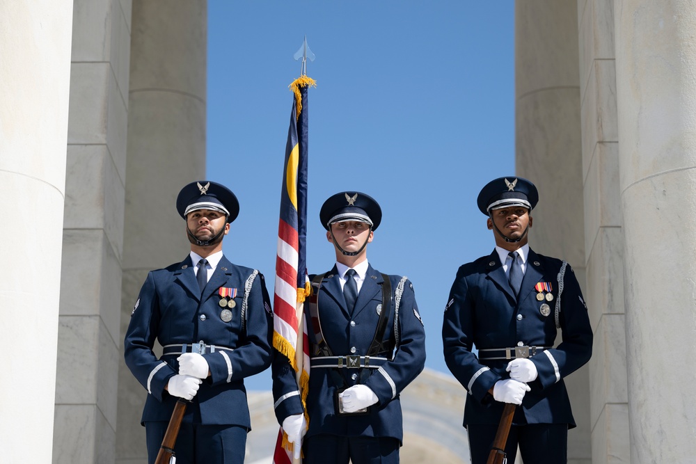 Chief of the Royal Malaysian Air Force Gen. Tan Sri Dato’ Sri Mohd Asghar Khan bin Goriman Khan Participates in an Air Force Full Honors Wreath-Laying Ceremony at the Tomb of the Unknown Soldier