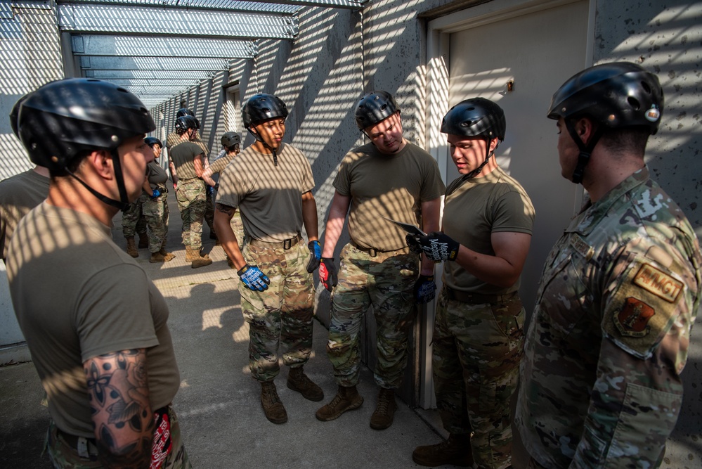 Junior Enlisted Orientation Program Cultivates Camaraderie among Airmen