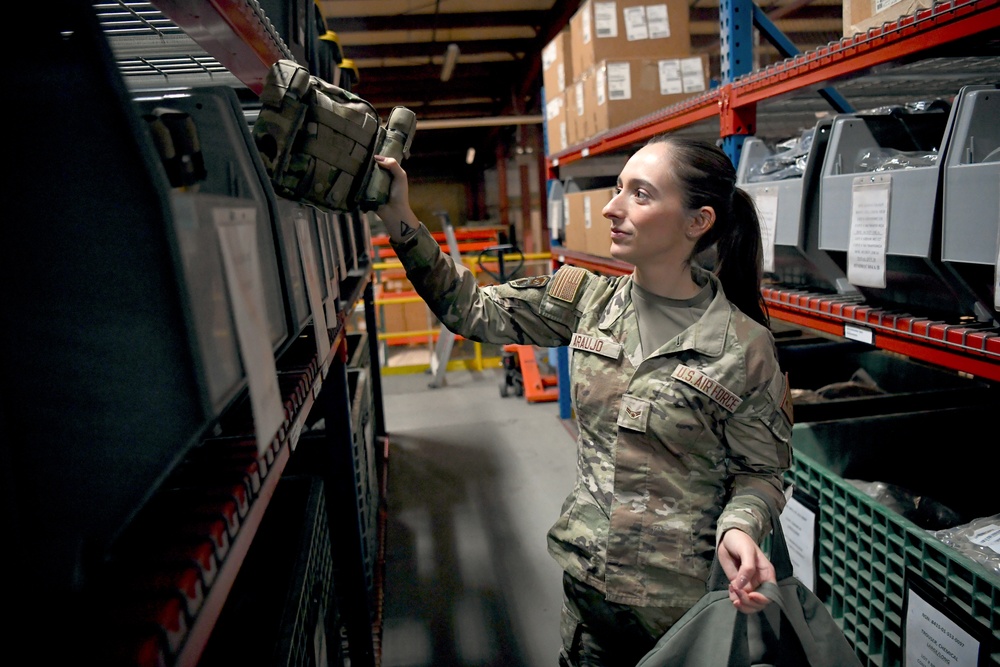 195th Wing Airman earns Honor Graduate at BMT