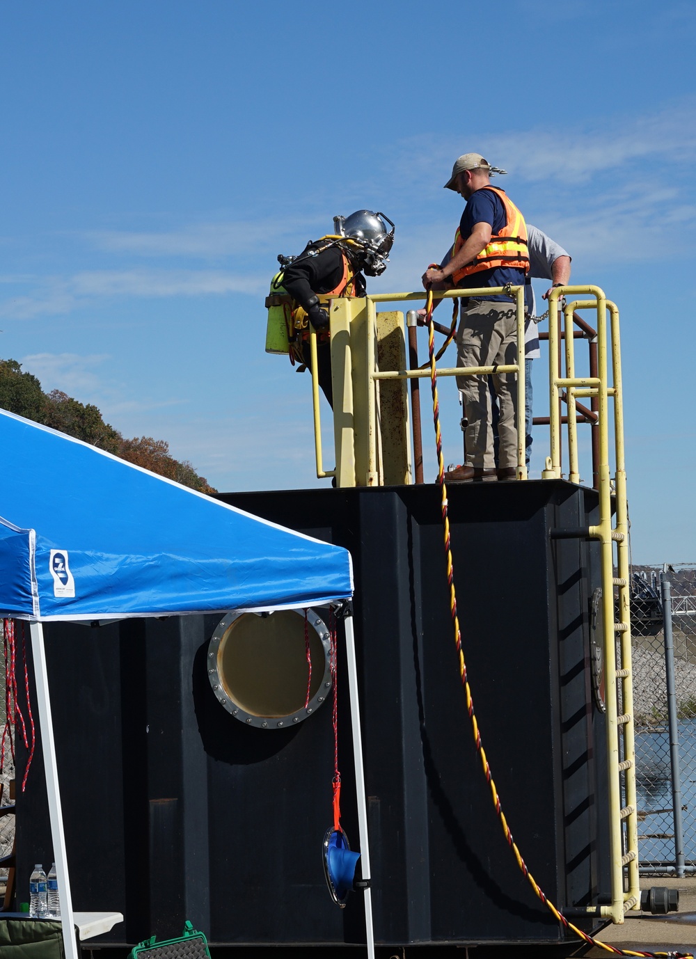 USACE Dive Team trains at Winfield Locks and Dam