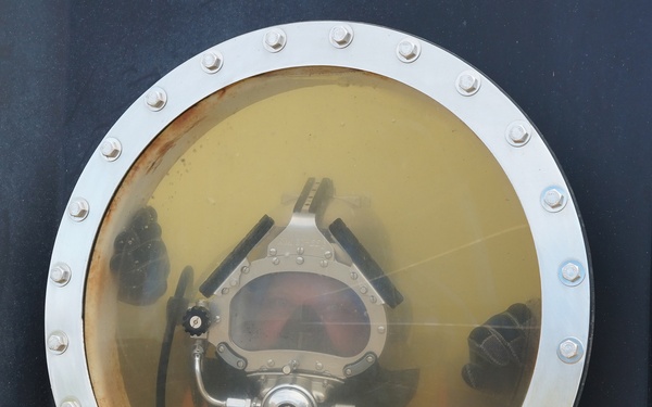 USACE Dive Team trains at Winfield Locks and Dam