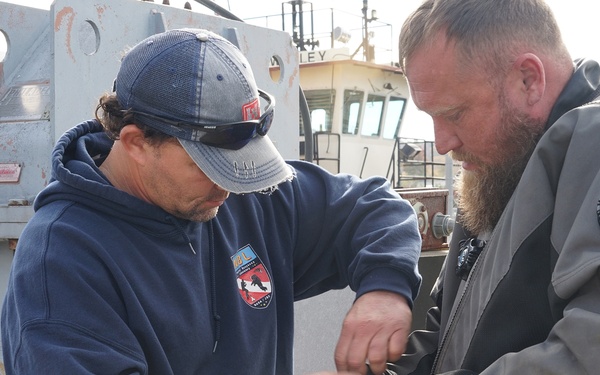USACE Dive Team trains at Winfield Locks and Dam