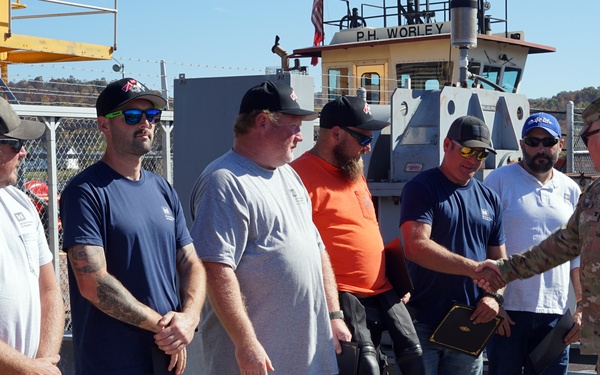 USACE Dive Team trains at Winfield Locks and Dam