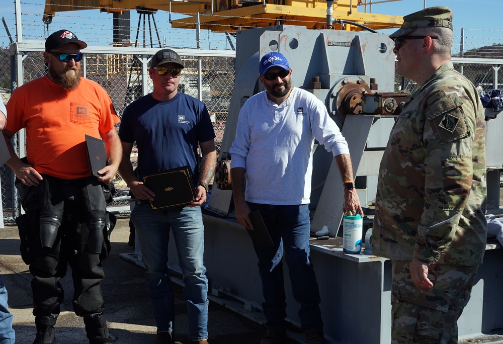 USACE Dive Team trains at Winfield Locks and Dam