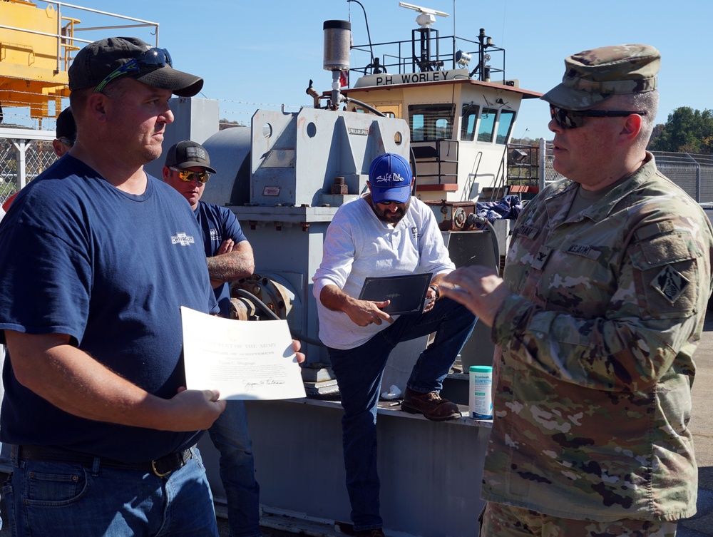 USACE Dive Team trains at Winfield Locks and Dam