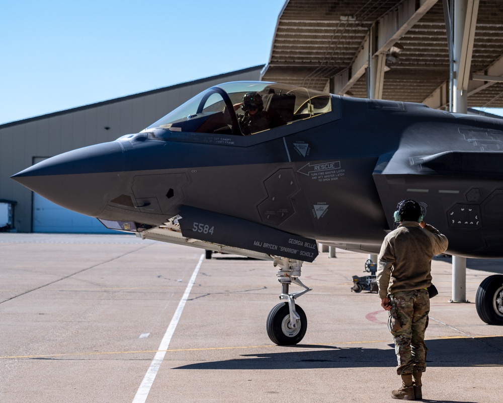 F-35s take off from Hill AFB