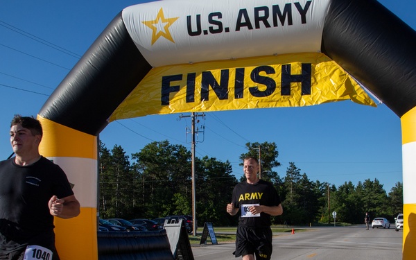 Soldiers Crosse Finish Line at Army Birthday Run