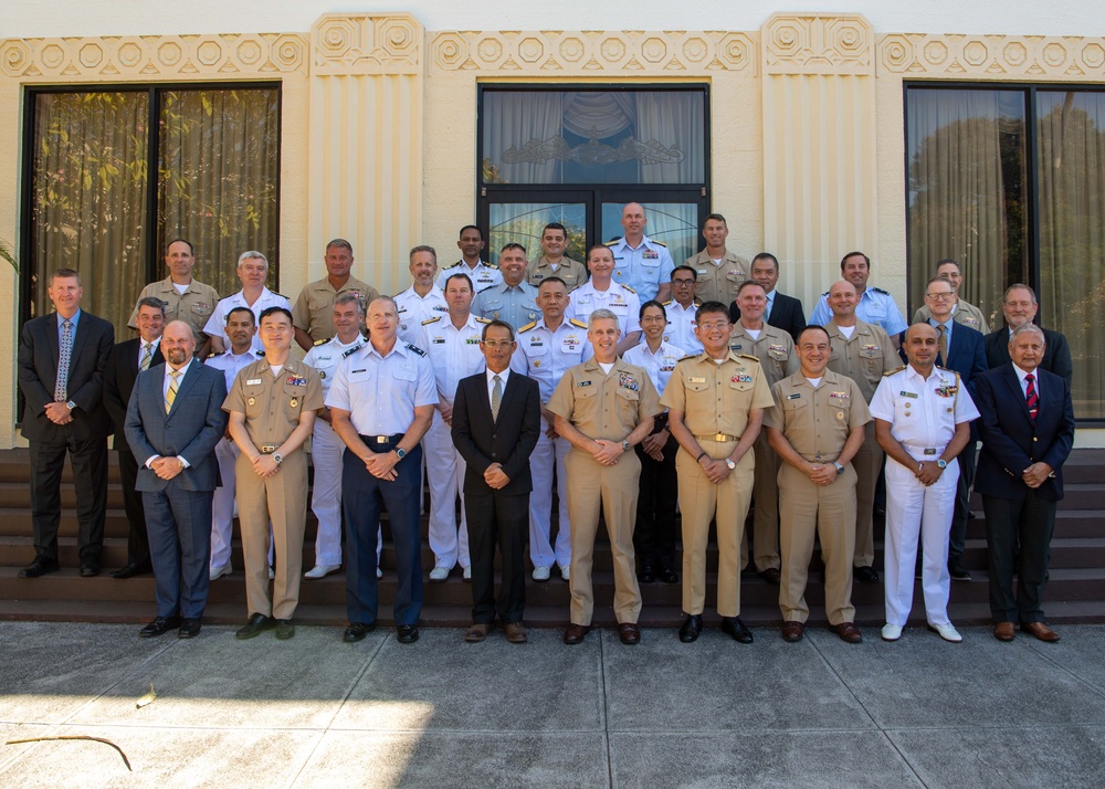 Adm. Steve Koehler, commander, U.S. Pacific Fleet, speaks to CFMCC flag course students at faculty at Joint Base Pearl Harbor-Hickam