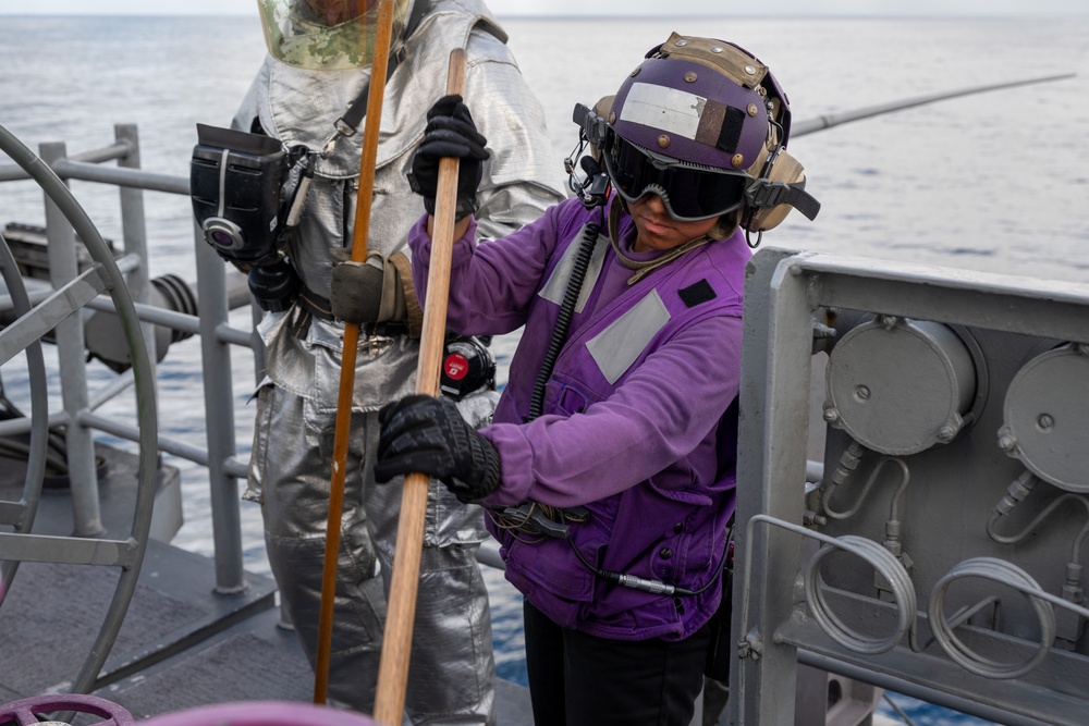 USS America (LHA 6) Conducts Flight Deck Firefighting Training